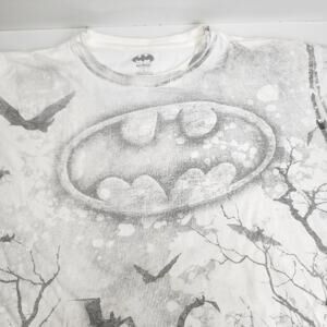 DC Comics Batman Shadows White & Black Short Sleeve T-Shirt Men's Size XL